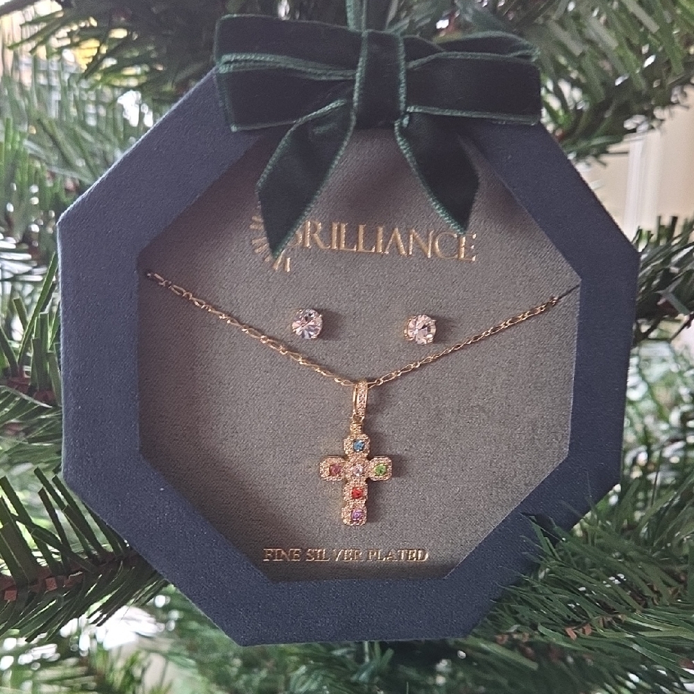 Brilliance Fine Silver Plated Necklace & Earring Set in Goldtone NWT